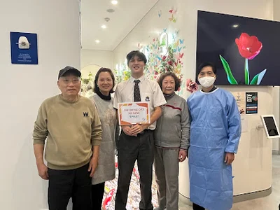 Simplybraces, Dr Gareth Ho